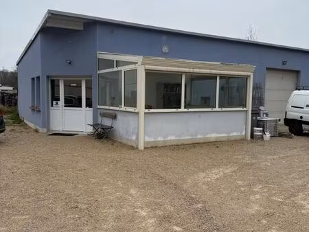 local industriel 148 m²