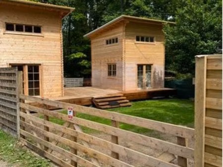 à vendre ensemble des chalets en bois les jumelles