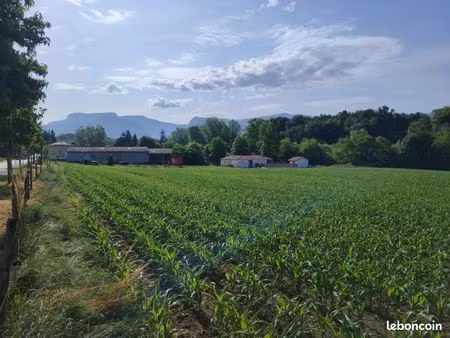 terrain 747 m² auberives-en-royans