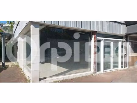 local commercial 568 m²