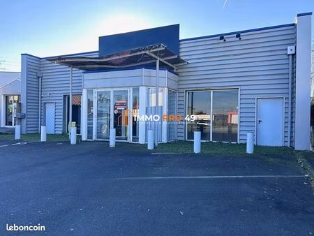 local commercial 318 m² la séguinière