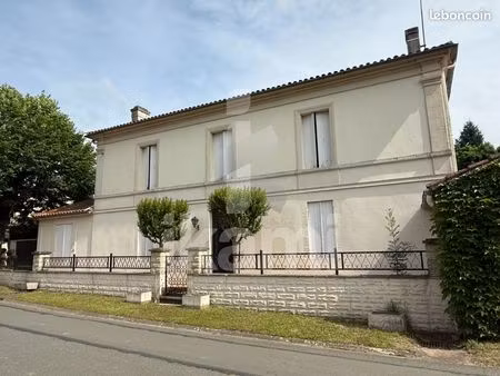maison 7 pièces 220 m²