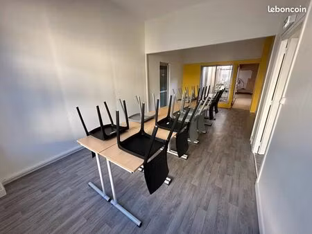 1 à 3 locaux de bureaux (total 6 bureaux  voir plus) à louer en centre-ville de bressuire 