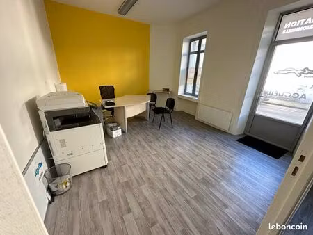 de 1 à 3 locaux de bureaux à louer (total 6 bureaux  voir plus) à louer en centre-ville de