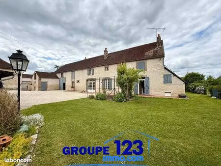 propriété 10 pièces 227 m²