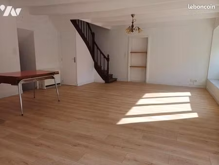 immeuble 159 m² meslan