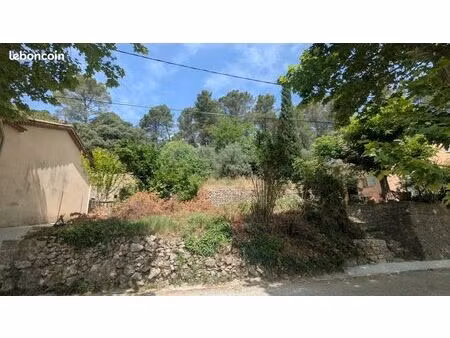 terrain 1 pièce 940 m²