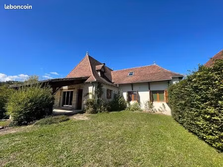 propriété 5 pièces 136 m²