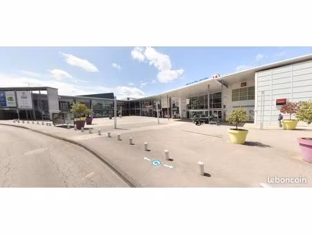 local 300 m² limoges