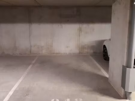 place de parking sécurisée