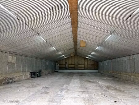 parking/box 2 pièces 450 m²