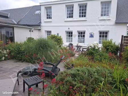 maison 8 pièces 162 m²