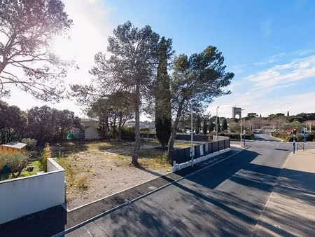 terrain 720 m² castries