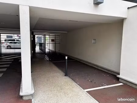 location double parking chelles