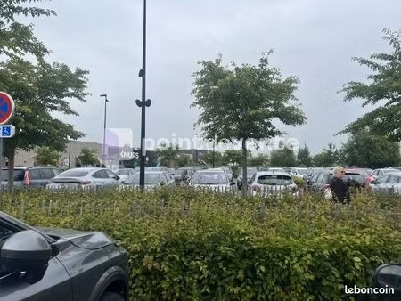 commerce mobilier/décoration 125 m²