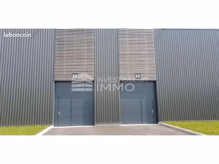 local d'activité 105 m²