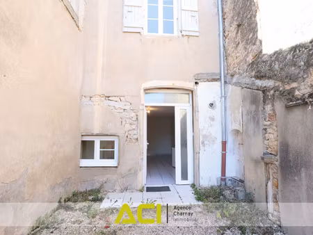 st albain - studio de 33m2 donnant sur cour