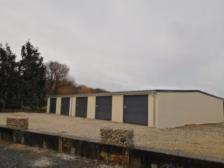 location parking 38 m² à monnaie (37380)  220 €