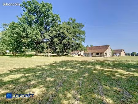 propriété 11 pièces 275 m²