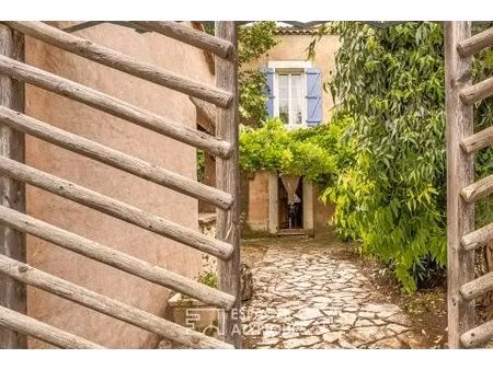maison vigneronne de caractère avec dépendances et grand jardin entre narbonne et béziers