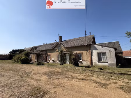 corps de ferme avec nombreuses dépendances à luplanté