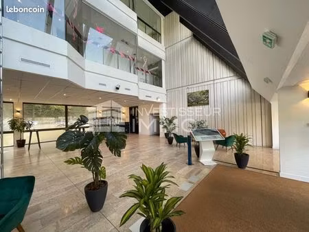 local commercial 243 m²