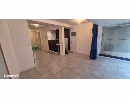 local commercial hyper centre ■45 m2 rue principale ■plus 100 euros charge foncier■bail pr