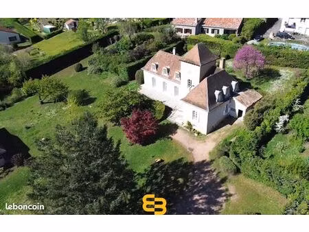 propriété 9 pièces 258 m²