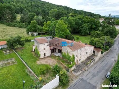 gîte 8 pièces 335 m²