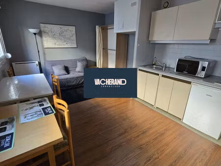 grand studio dans le secteur de cormontaigne