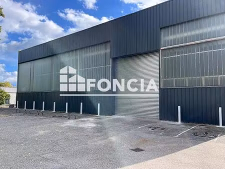 location - local d'activité - 652 m² - 45 000 €/an hc ht -