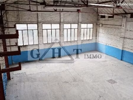 local bureaux 156 m²