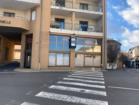location locaux professionnels à saint-flour (15100)  600 €