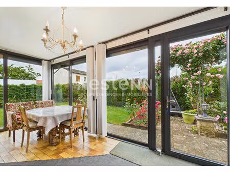 a vendre à aurillac  quartier baradel  maison de type 6 d'une surface de 115 m²  avec gara