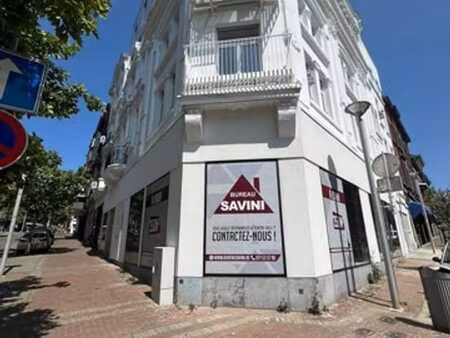 rez commercial emplacement ideal