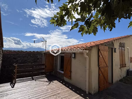 bergerie rénovée avec terrasse et parking