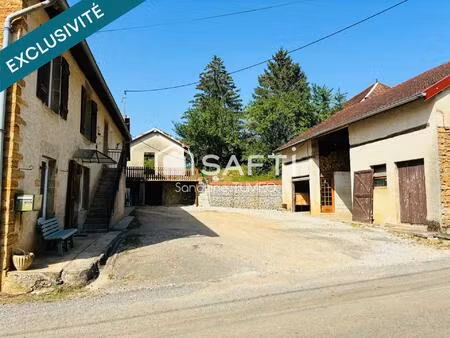 maison en pierre avec cachet au cœur du jura
