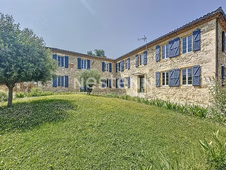 demeure de prestige en pierre entièrement rénovée 500m2 vue exceptionnelle gîte & dépendan