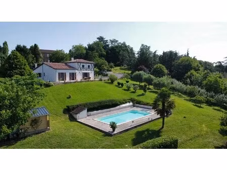 maison d'exception avec piscine et vues pyrenées