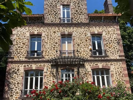 maison de luxe à vendre dans le quartier allée de la tour