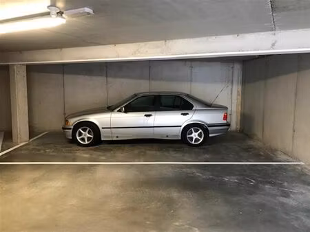 autostaanplaats in opwijk centrum