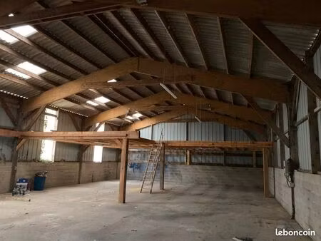 hangar 1 pièce 240 m²