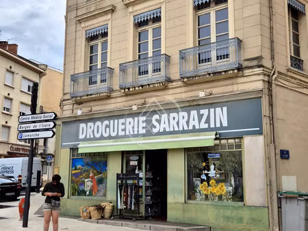 a vendre - local commercial de légende - 80m2 - bourg de péa