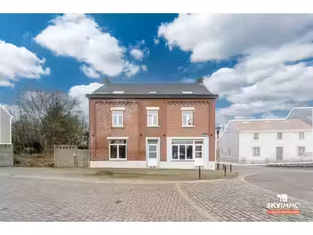 charmante maison-4 facades-5 ch -jardin+parking pv et garage