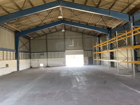 à louer – entrepôt 350 m2 idéal stockage ou activité artisanale– villeneuve-sur-lot (rive 
