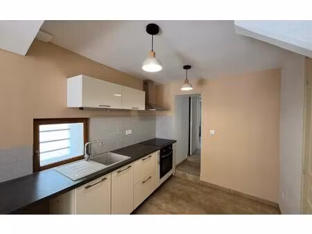 location maison  m² t-4 à lasbordes  660 €