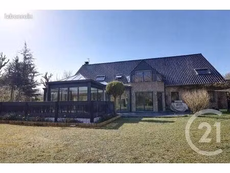 maison 7 pièces 322 m²
