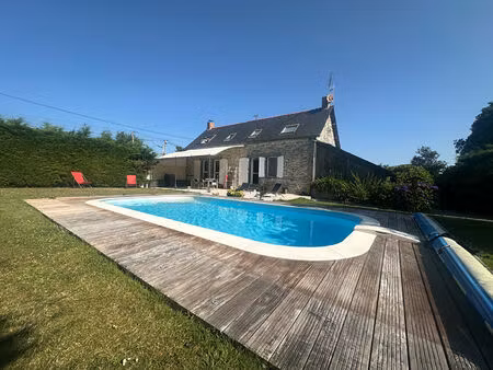 vente maison 8 pièces  144.00m²  abbaretz