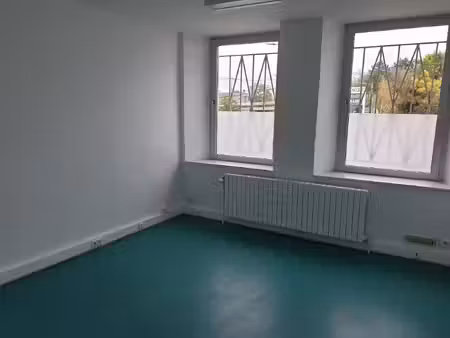 local commercial à louer 62.1 m² - montbéliard (25) - 560€