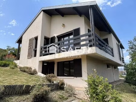 a saint eloy les mines  très belle maison sur les hauteurs dominant les combrailles